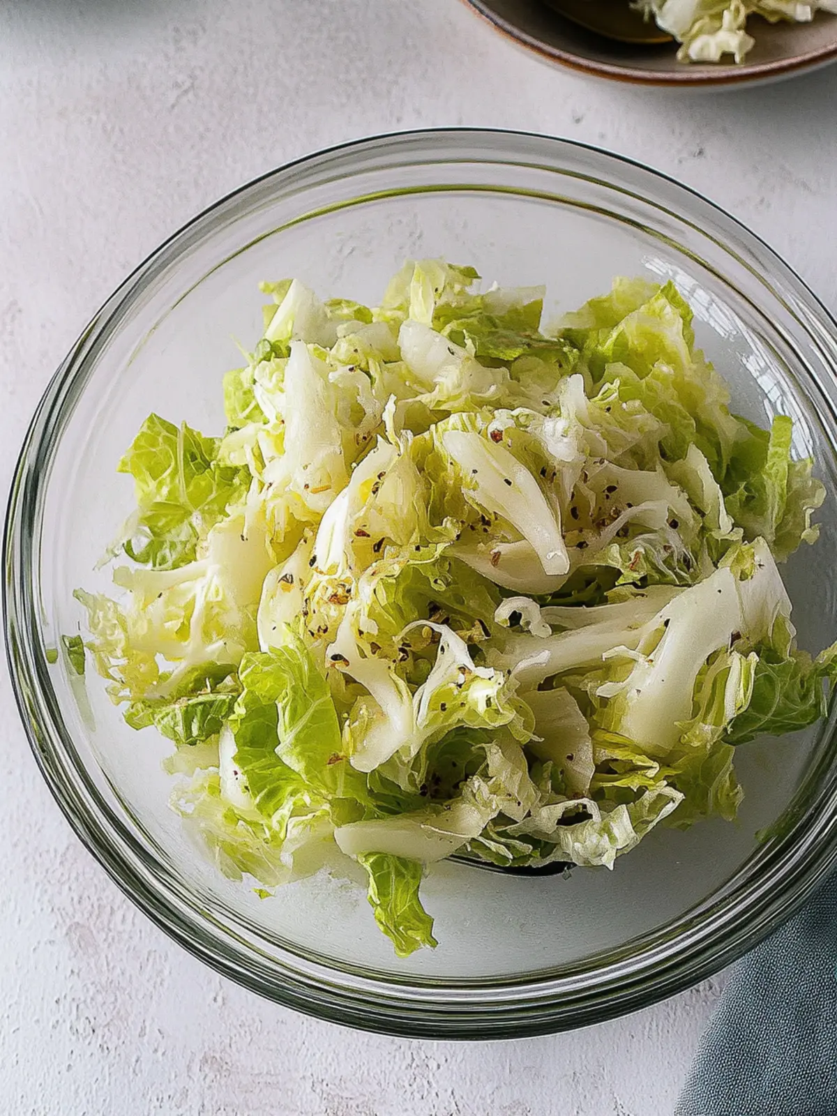 Crisp Iceberg Lettuce Salad That's Ready in Minutes! 4 ICEBERG LETTUCE SALAD