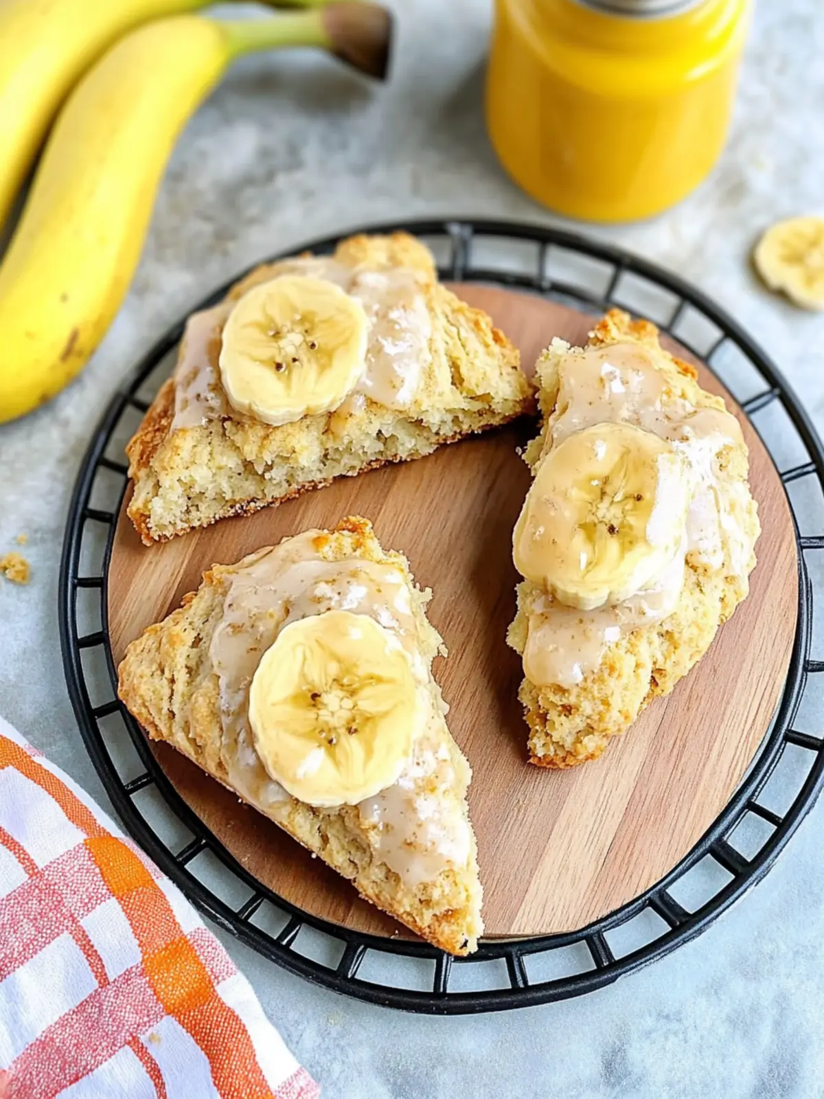 Irresistible Banana Bread Scones with Creamy Cinnamon Glaze 3 Banana Bread Scones